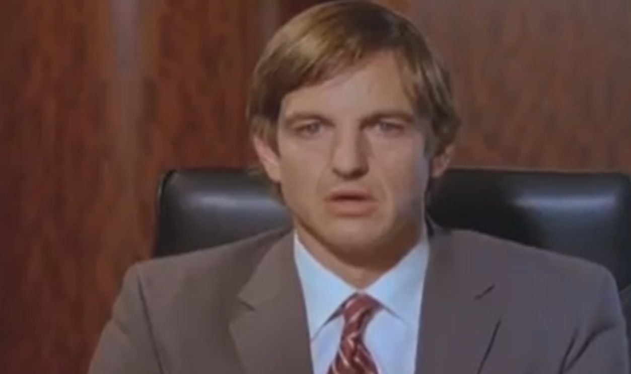  Screenshot from Moola (2007)