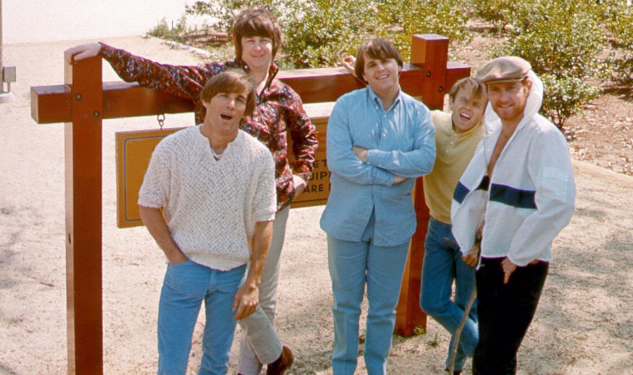 LOS ANGELES - 1965: Rock and roll group "The Beach Boys" pose during a portrait session in 1965 in Los Angeles, California. (L-R) Dennis Wilson, Brian Wilson, Carl Wilson, Al Jardine, Mike Love.