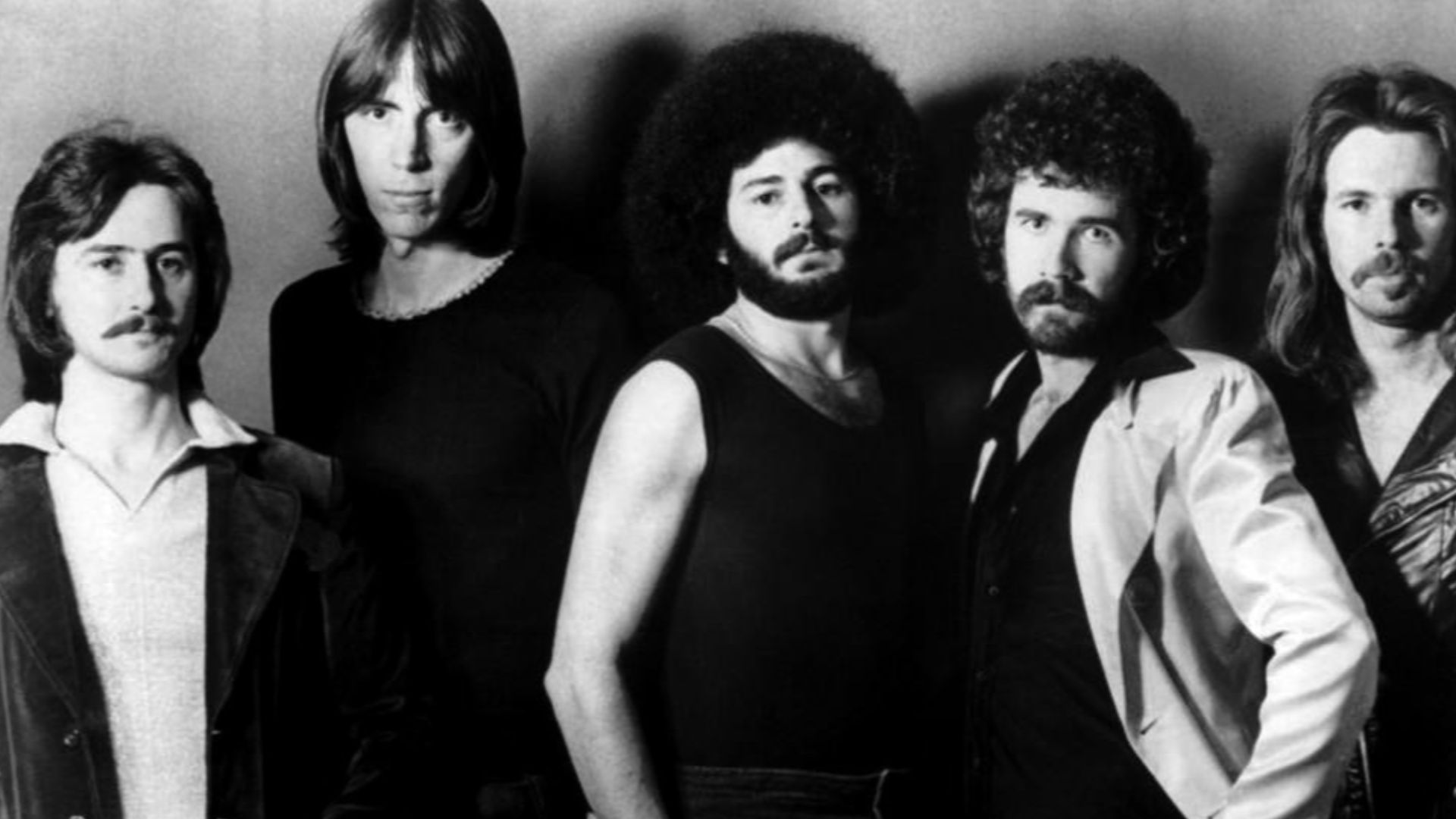 Promotional photo of the US rock group Boston.  From left: Barry Goudreau, Tom Scholz, Sib Hashian, Brad Delp, Fran Sheehan.