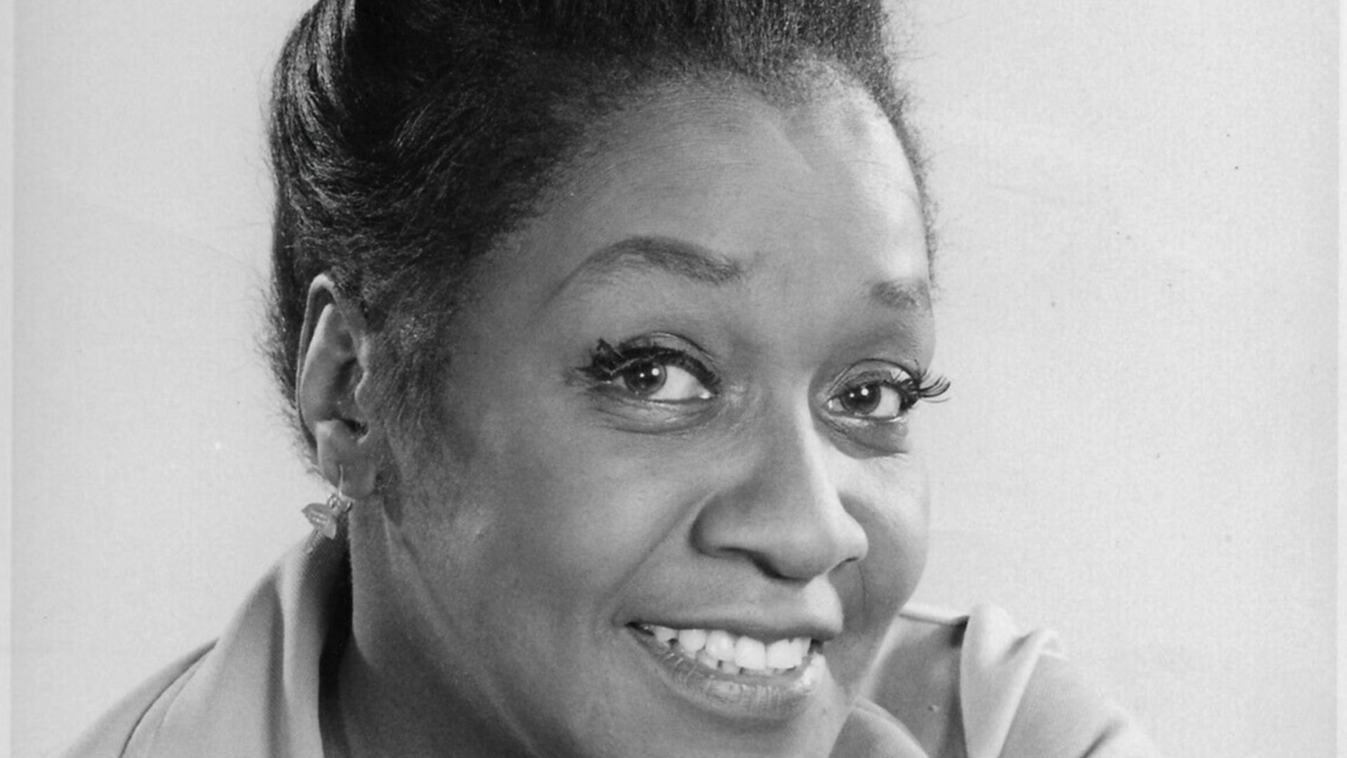 All in the Family Isabel Sanford 1974 CBS TV Promo Portrait Photo