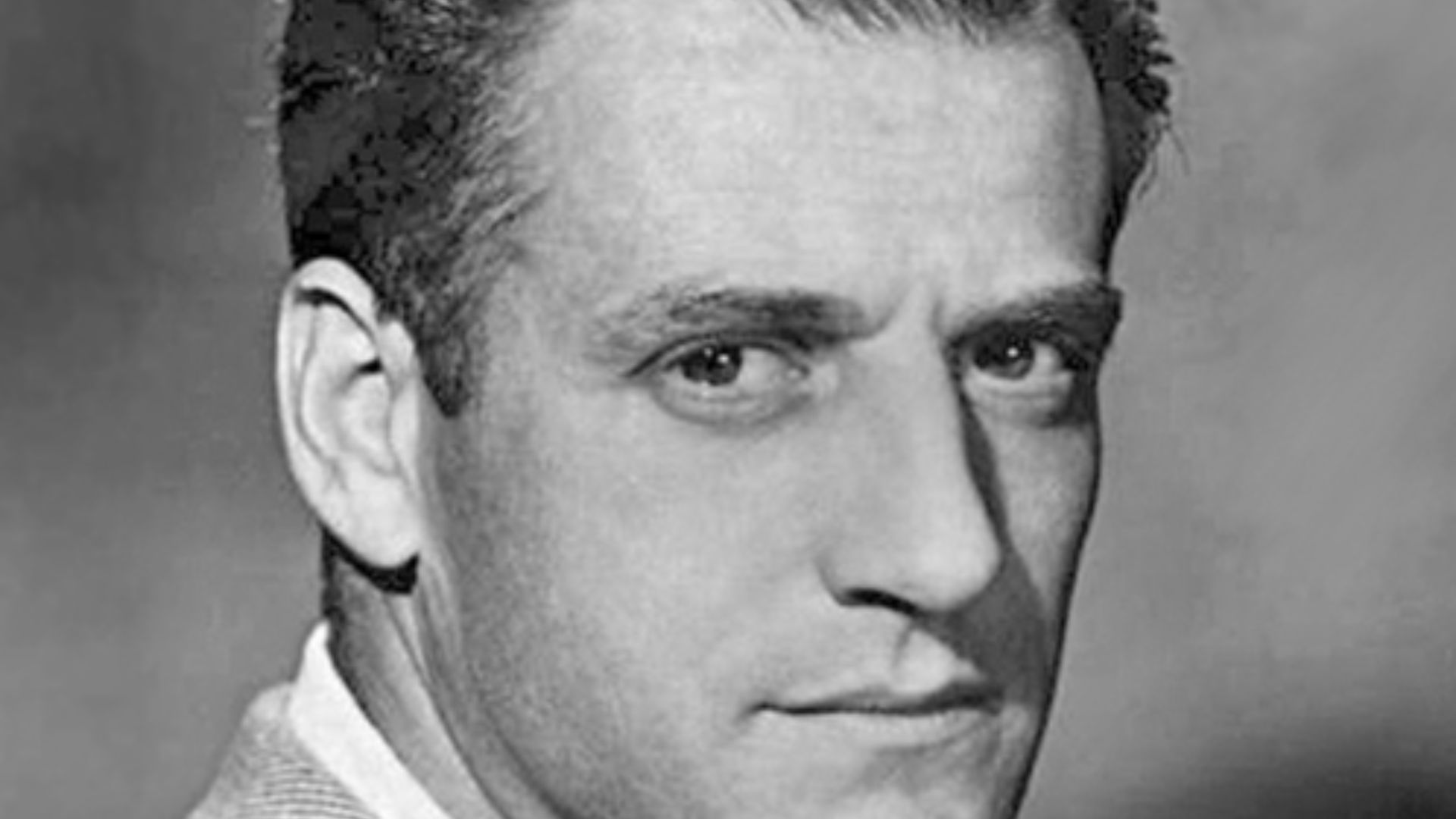 Publicity photo of Stanley Kramer