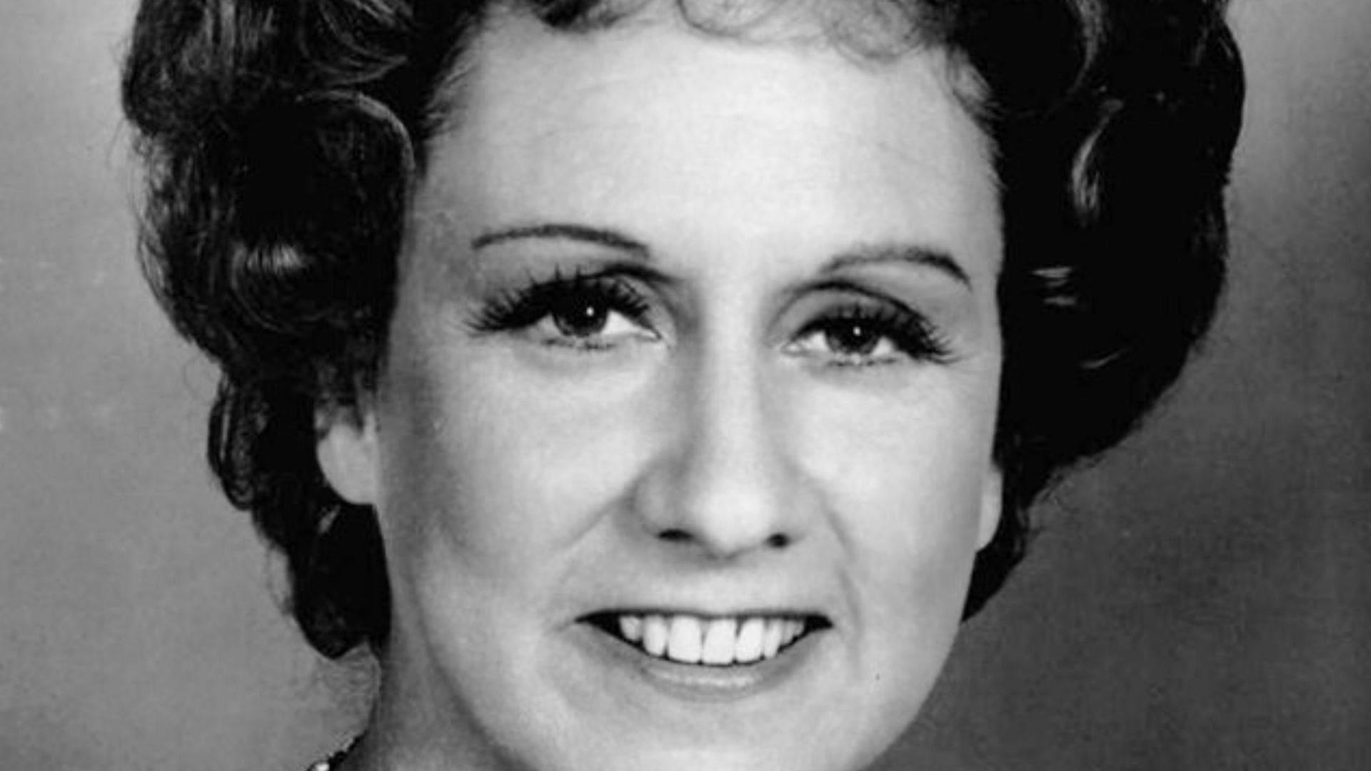 A photo of Jean Stapleton from the 1977 Tony Awards television program