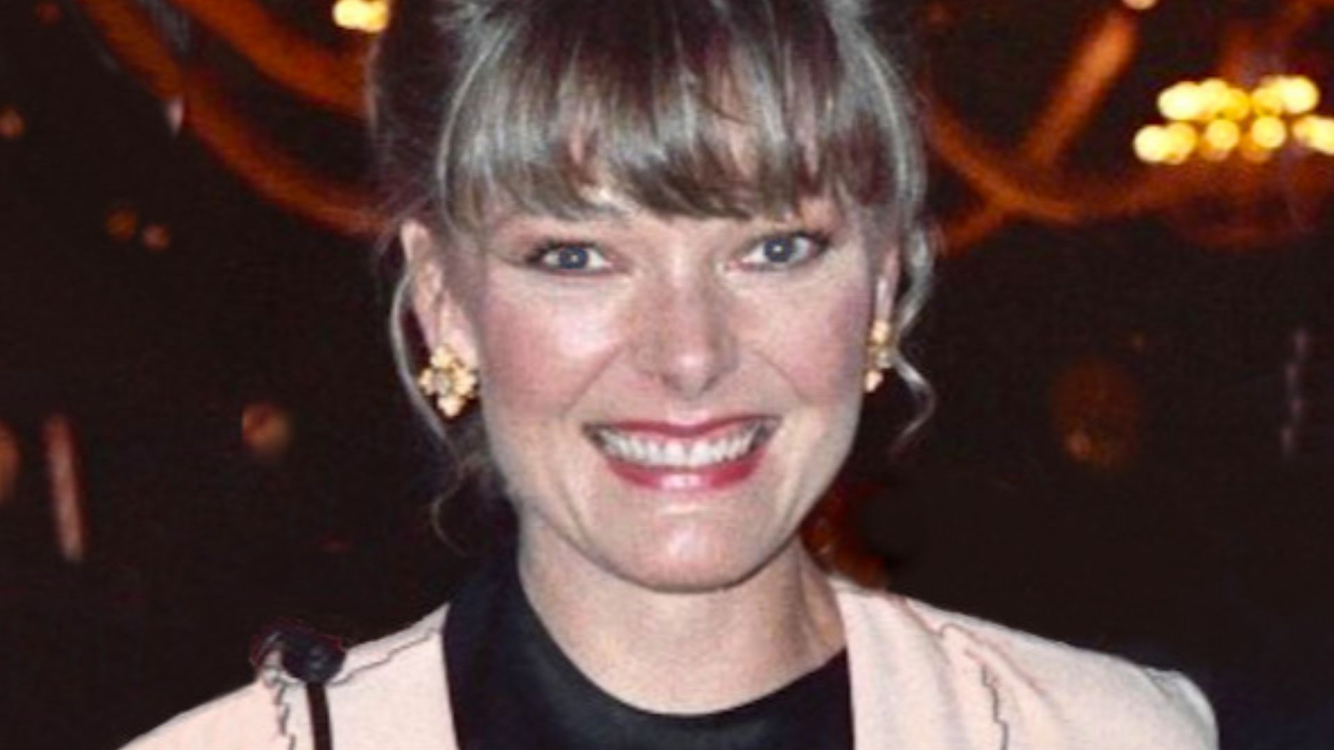 Photo taken at the 41st Emmy Awards 9/17/89 - Permission granted to copy, publish or post but please credit