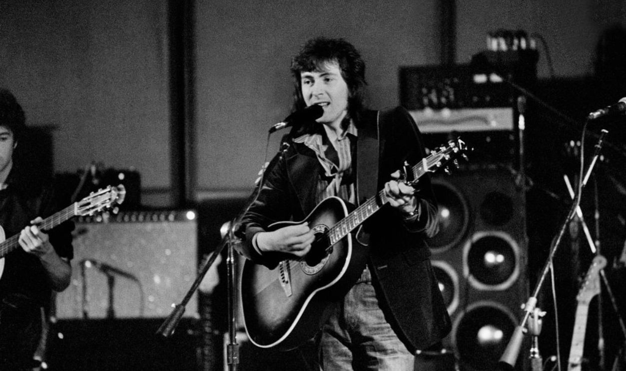 Scottish Folk and Pop musician Al Stewart plays guitar as he performs at Universal Studios, Chicago, Illinois, October 27, 1978. 