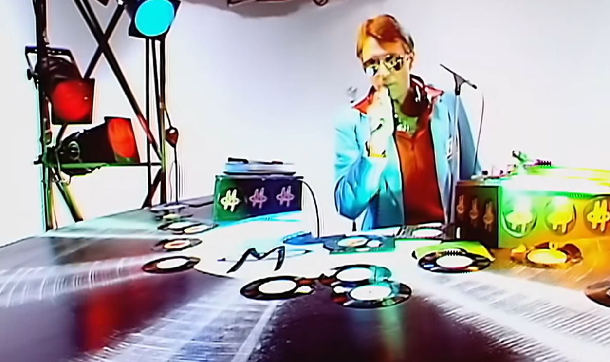 Screenshot from Pop Muzik, MCA Records (1979)