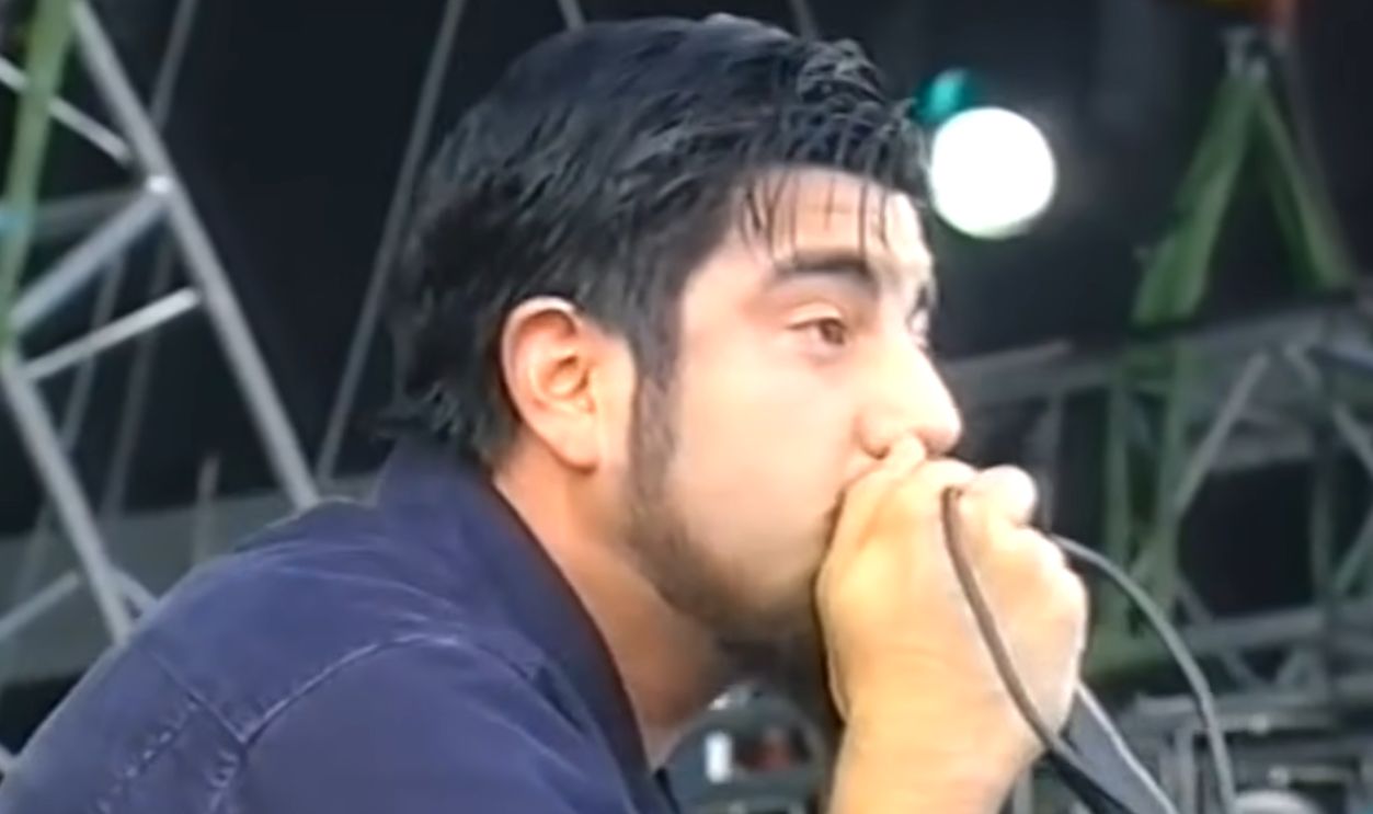 Screenshot from White Pony (2000)