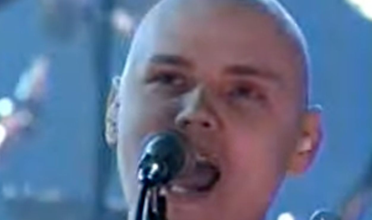Screenshot from MACHINA / The Machines of God (2000)