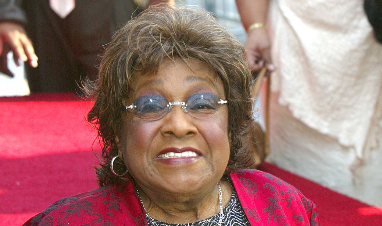 Getty Images - 2871232 - Actress Isabel Sanford is honored with a star on the Hollywood Walk of Fame on January 15, 2004 in Los Angeles, California.