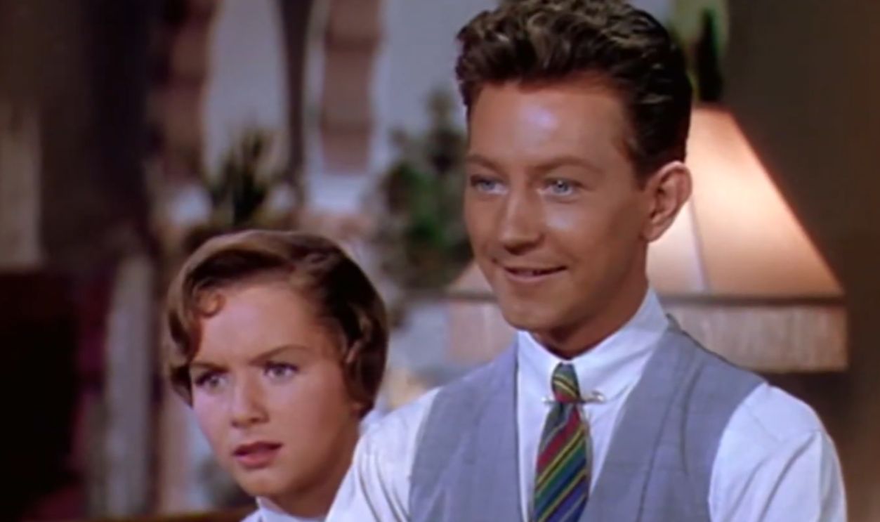 Screenshot from Singin’ in the Rain (1952)