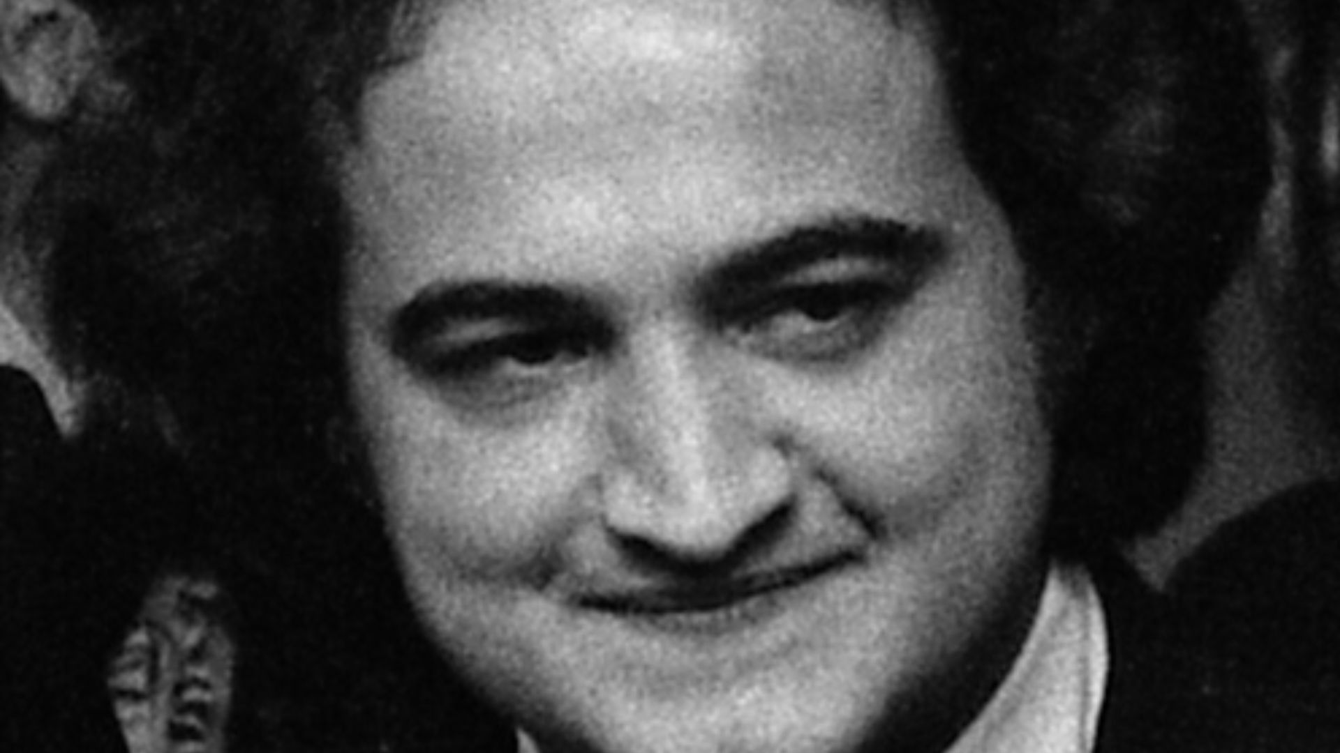 File:John Belushi at the 32nd Annual Radio and Television Correspondents Association Dinner - NARA - 30805929.jpg
