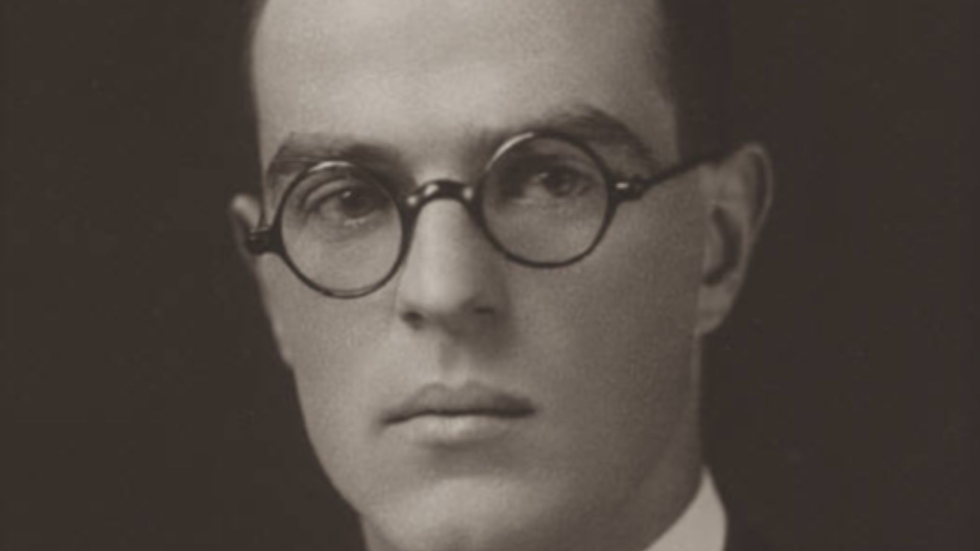 Thornton Wilder pictured in his Yale College graduation photo, 1920. Image courtesy of the Yale Collection of American Literature, Beinecke Rare Book & Manuscript Library.[1]