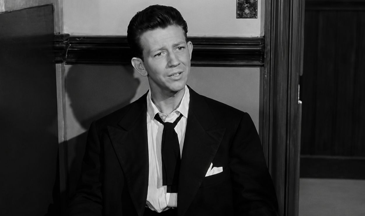 Screenshot from Francis Covers the Big Town (1953)