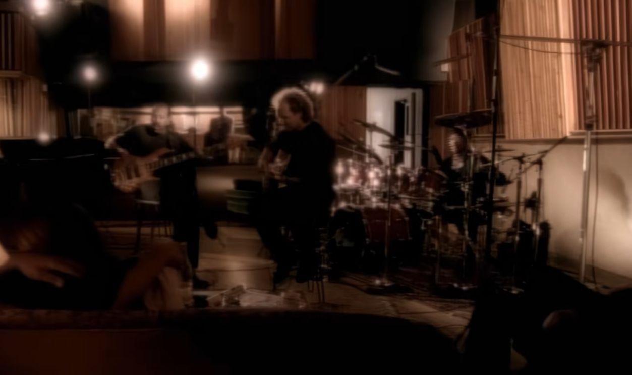 Screenshot from The Closer I Get to You, Atlantic Records (1978)