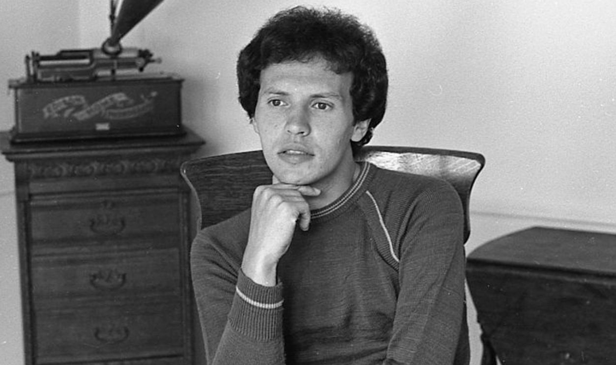 Billy Crystal during Billy Crystal at Home in West Hollywood - October 17, 1977 at Private Residence in West Hollywood, California, United States.