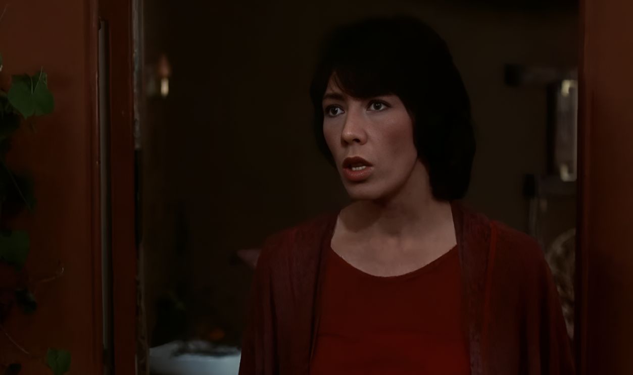 Screenshot from The Late Show (1977)