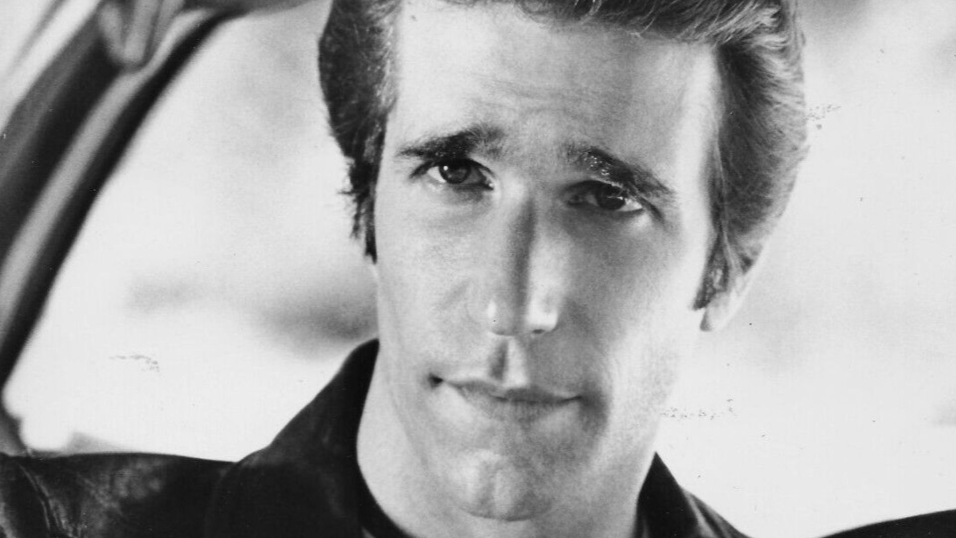 A sober-faced Fonzie (Henry Winkler) is pondering whether he made the right decision when he let the girl he loves, the daring and beautiful Pinky Tuscadero (guest star Roz Kelly) talk him into taking her on as his driver-partner in a fiercely contested D