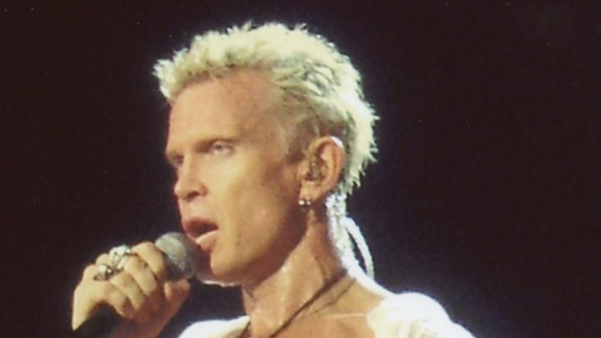 Billy Idol. Brixton Academy, London.