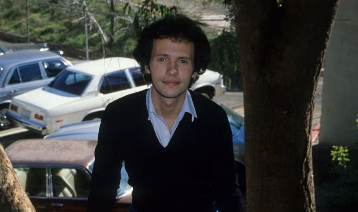 LOS ANGELES - CIRCA 1979: Comedian Billy Crystal poses for a portrait in c.1979 in Los Angeles, California. 