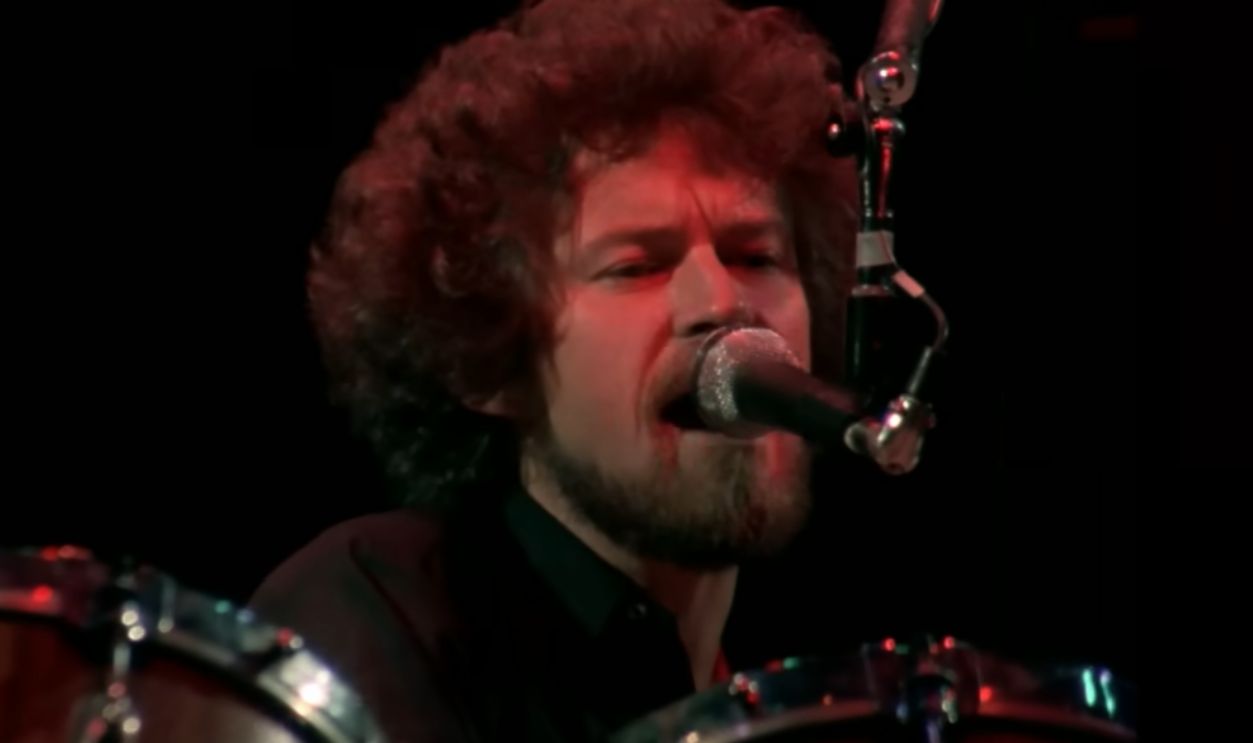 Screenshot from Hotel California (1977)