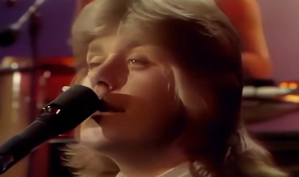 Screenshot from If You Leave Me Now (1976)