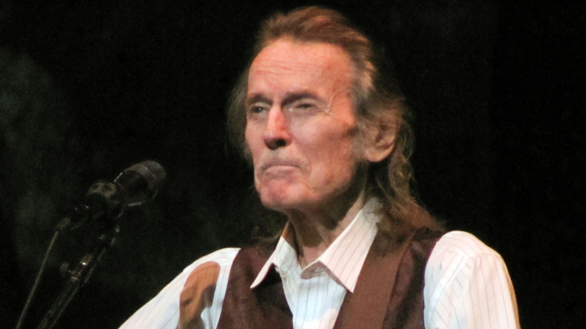 Gordon Lightfoot in concert at Interlochen, Michigan.