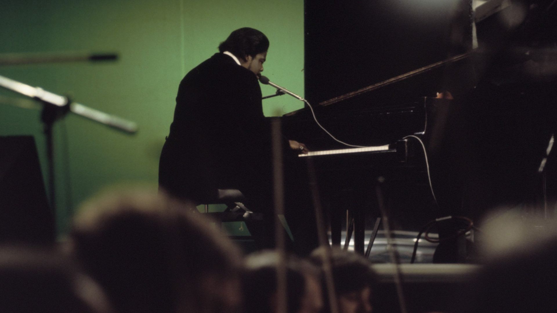 Collectie / Archief : Fotocollectie Anefo
Reportage / Serie : [ onbekend ]
Beschrijving : Grand Gala du Disque Populaire ; Barry White aan piano
Datum : 1974
Trefwoorden : pianos
Persoonsnaam : Barry White
Fotograaf : Mieremet, Rob / Anefo
Auteursrechtheb