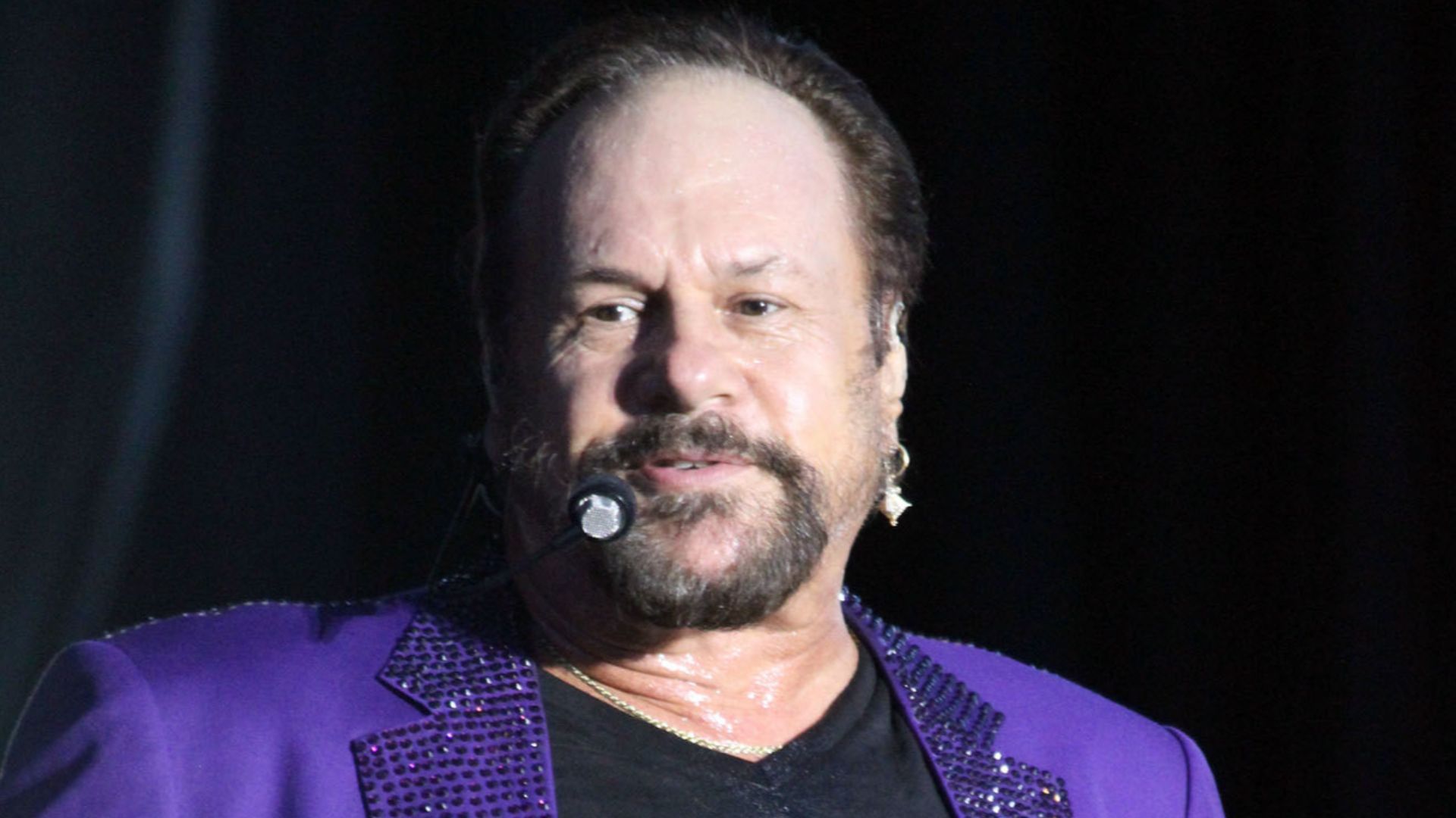 Harry Wayne Casey performing with KC and the Sunshine Band in Council Bluffs, Iowa at Loessfest in 2017.