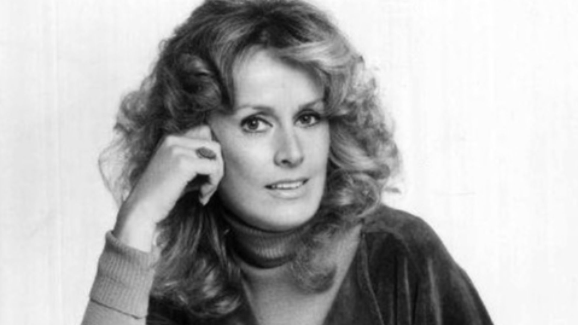 Photo of Diana Hyland from the premiere of the television program Eight is Enough.  Three weeks after the show first aired, Hyland died of cancer.