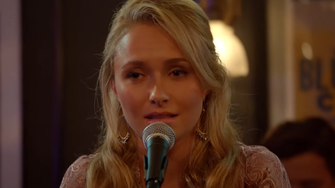Screenshot: Hayden Panettiere singing - From Nashville (Tv Series 2012/18)