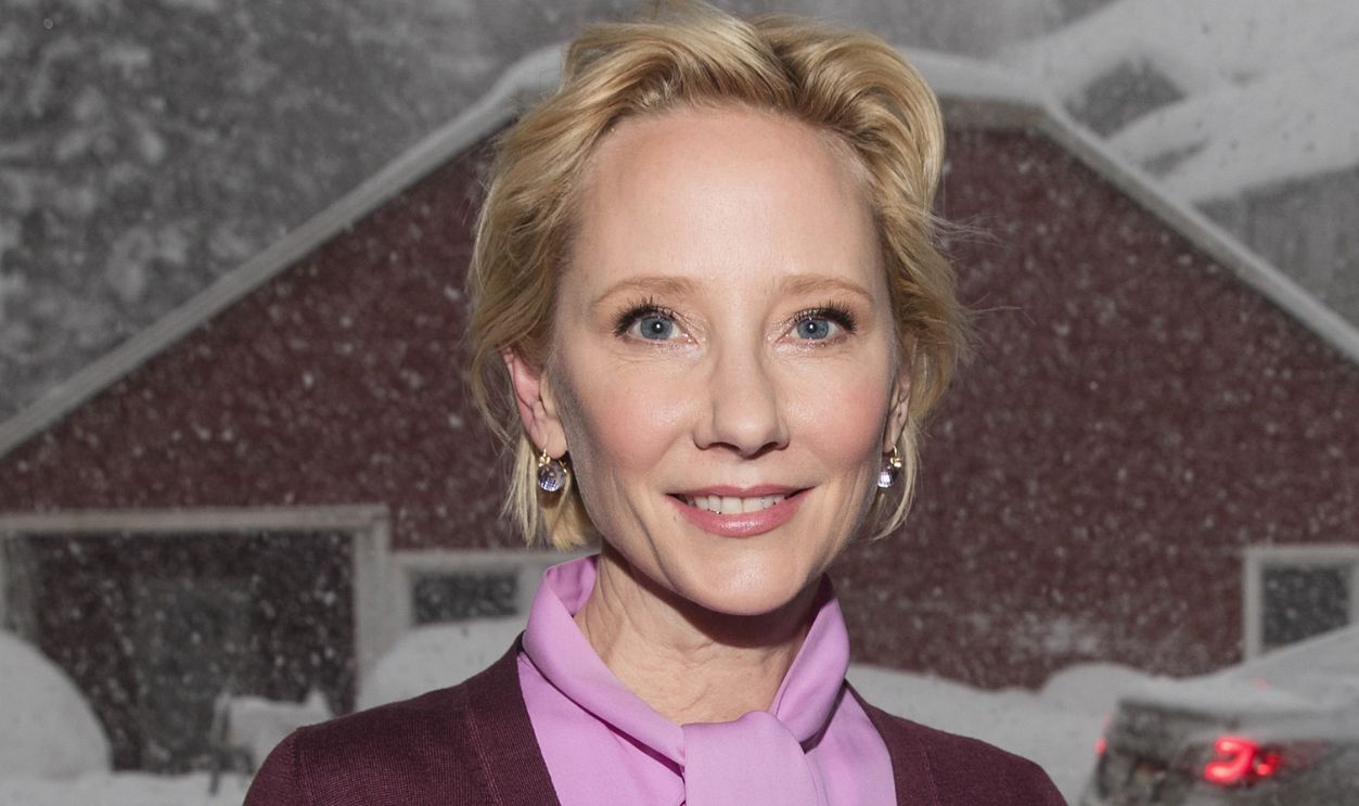 Getty Images - 632535074 - Anne Heche poses for a photo during the Sundance Film Festival on January 23, 2017 in Park City, Utah.