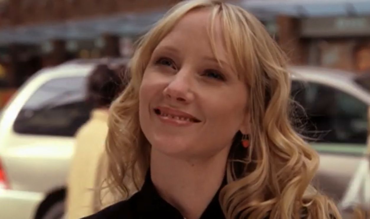 Screenshot from Men in Trees (2006)