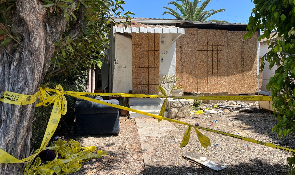 Getty Images - 1242393743 - The home where actress Anne Heche crashed her car into a home in Mar Vista area of Los /Angeles, California over the weekend.