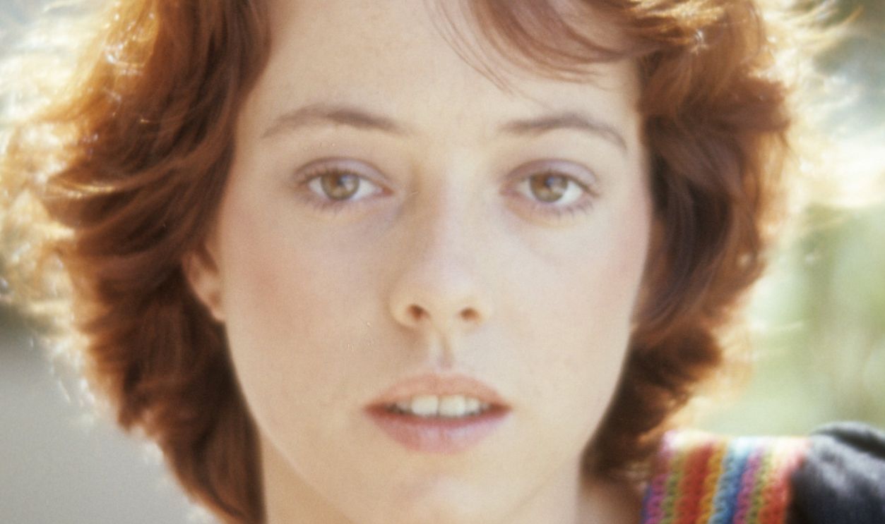 LOS ANGELES - JUNE 1976: Actress Mackenzie Phillips poses for a portrait session in June of 1976 in Los Angeles, California.