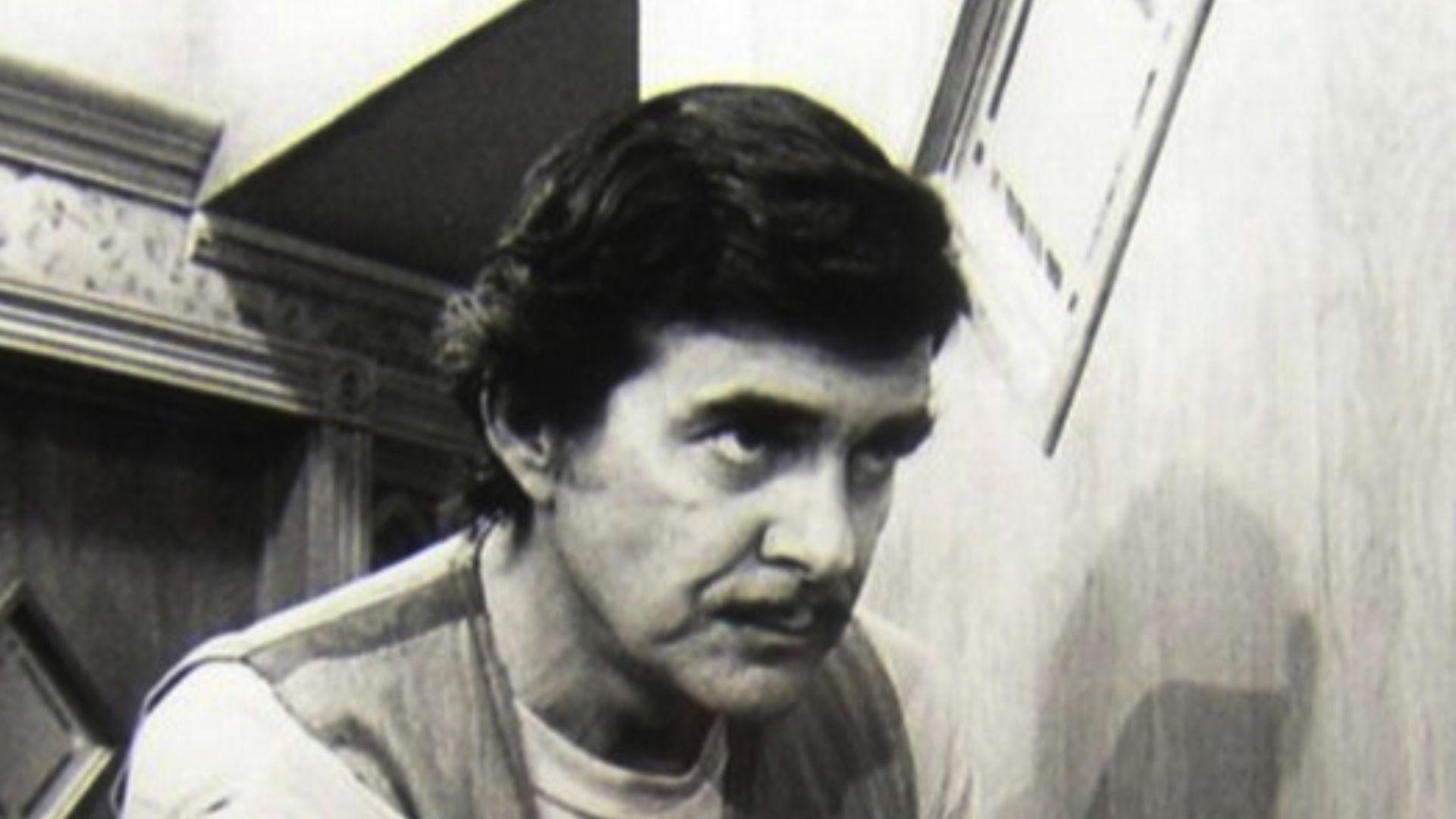 Photo of Pat Harrington, Jr. as Schneider from the television program One Day at a Time.