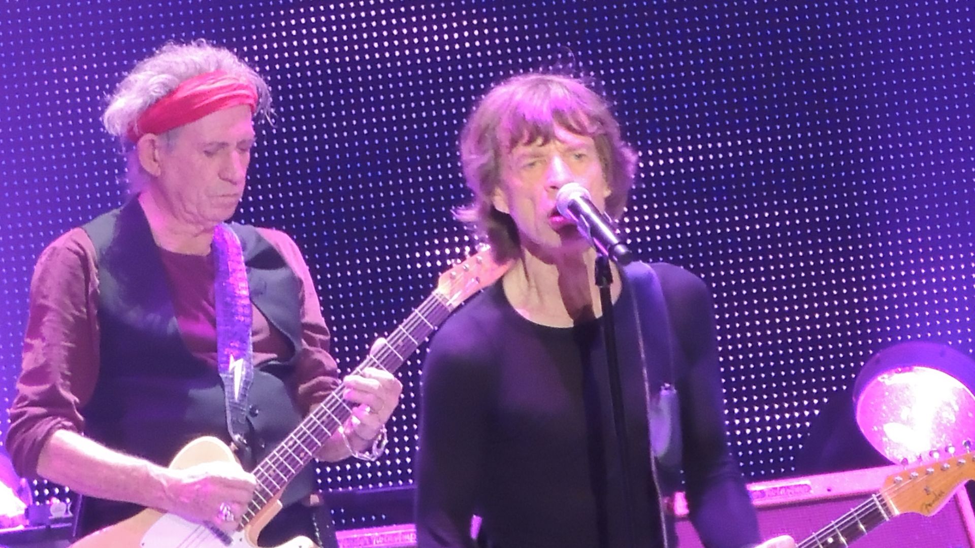 Keith Richards and Mick Jagger at the Prudential Center on 2012-12-13