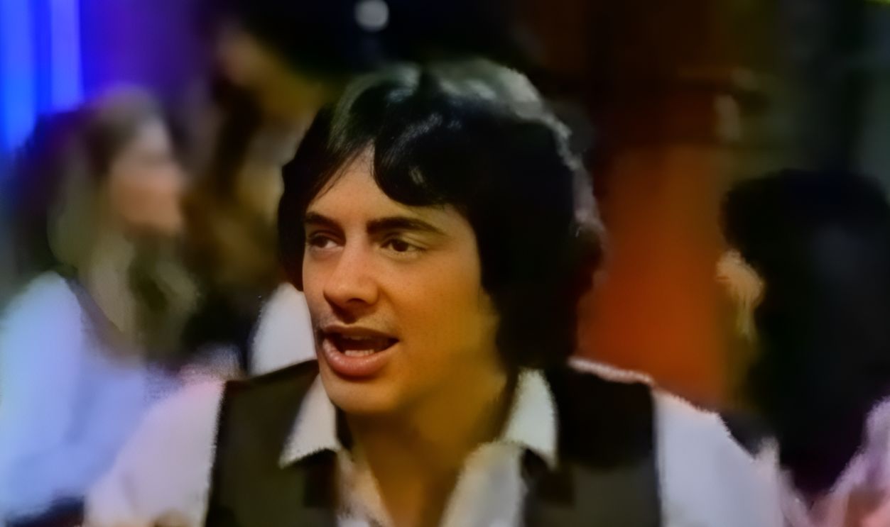 Screenshot from Makin' It (1979)