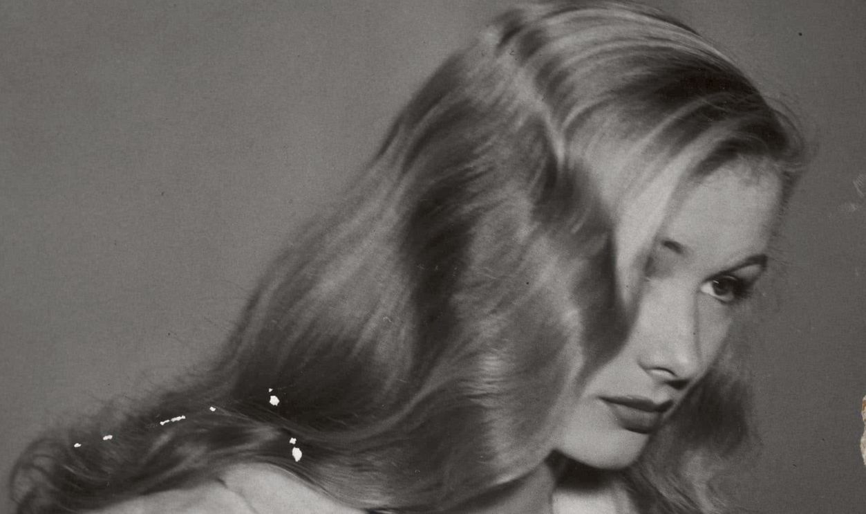 Veronica Lake in fur coat