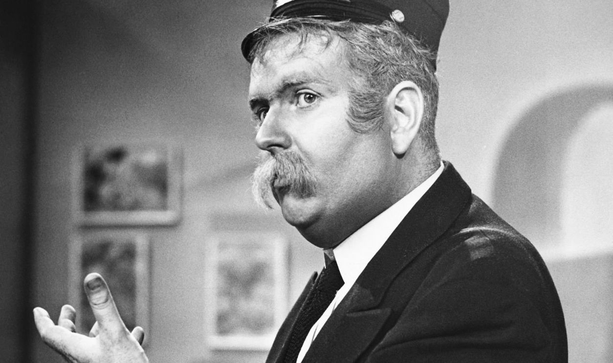 (Original Caption) Captain Kangaroo. Bob Keeshan essays the role of kindly Captain Kangaroo in CBS Television's new five-a-week morning series of gentle adventures for children. Games, toys, puppets, music, dancing, and live animals will be featured on the program, which has its premiere Monday, October 3