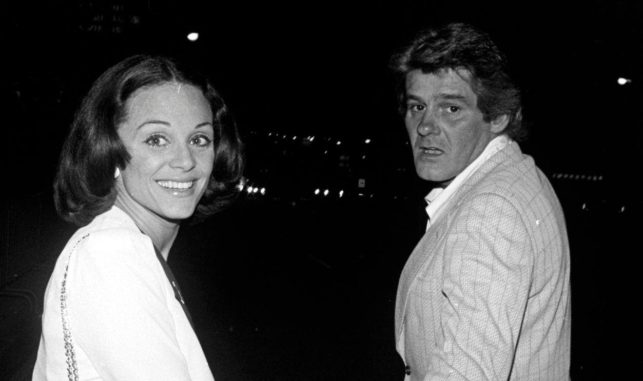 Valerie Harper (L) and Richard Schaal attend the premiere of "Bad Charleston Charlie" at the ARCO Center in Westwood, California, on May 8, 1973.