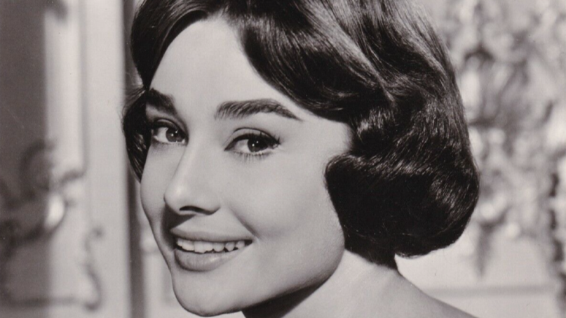 Audrey Hepburn - Studio Portrait (1957)