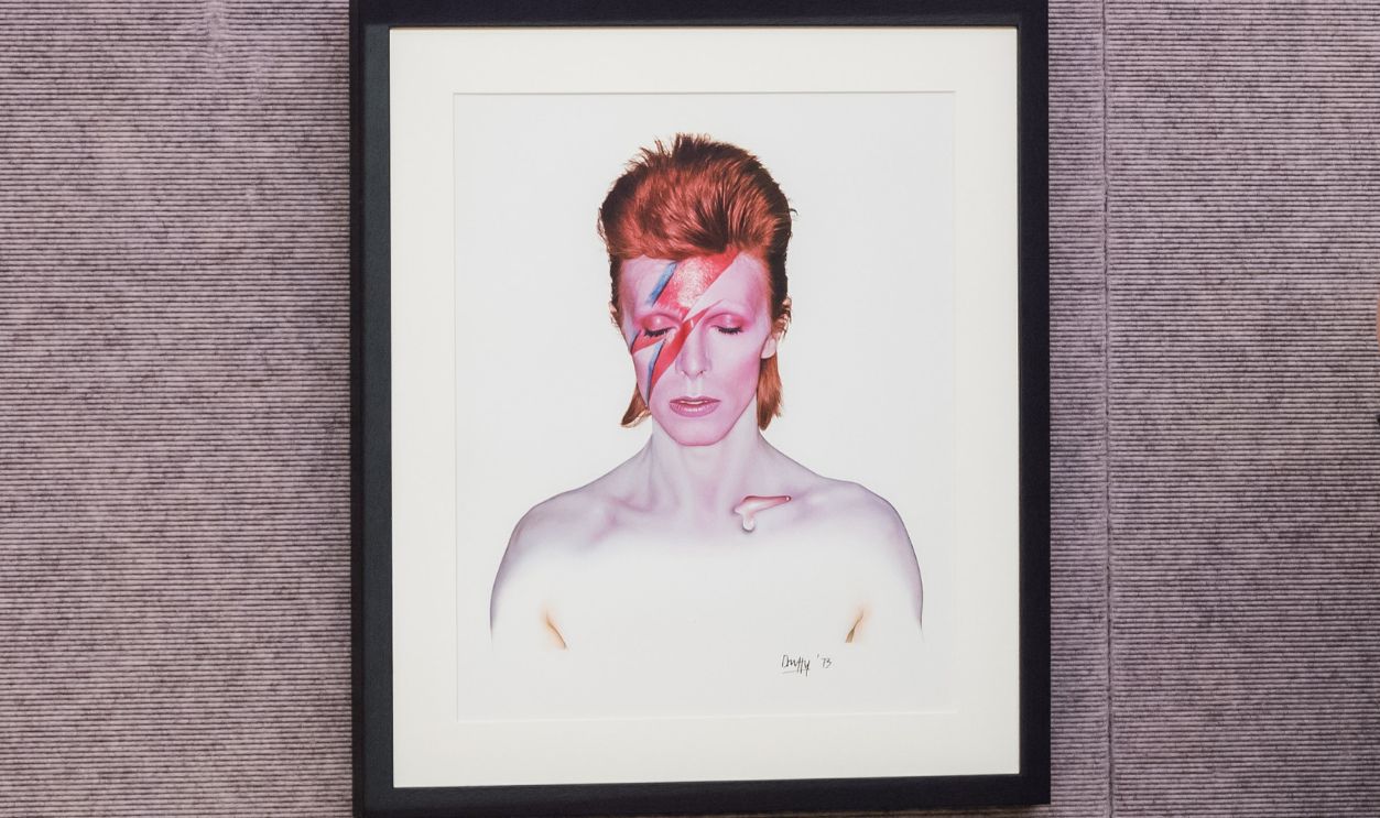 Getty Images - 2242037976 - David Bowie's Aladdin Sane album, 1973.