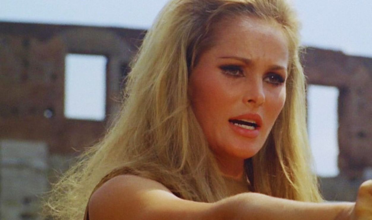 Screenshot from The 10th Victim (1965)