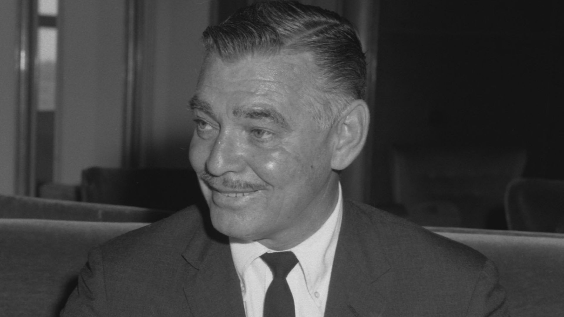 Collectie / Archief : Fotocollectie Anefo
Reportage / Serie : [ onbekend ]
Beschrijving : Clark Gable in Nederland, met echtgenote Kay Williams Gable
Datum : 4 juli 1959
Trefwoorden : acteurs, filmsterren, gezinnen, groepsportretten
Persoonsnaam : Gable C
