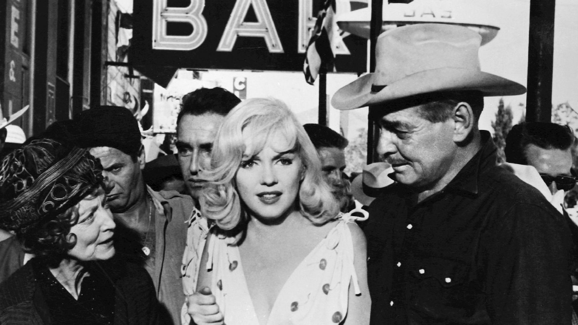 Photo of Marilyn Monroe in the Misfits from the May 1961 issue of TV-Radio Mirror.
Note this is a larger, better quality uncropped copy of the photo seen on Radio-TV Mirror page 23.
A renewal search was done at copyright.gov using the title Radio-TV Mirro