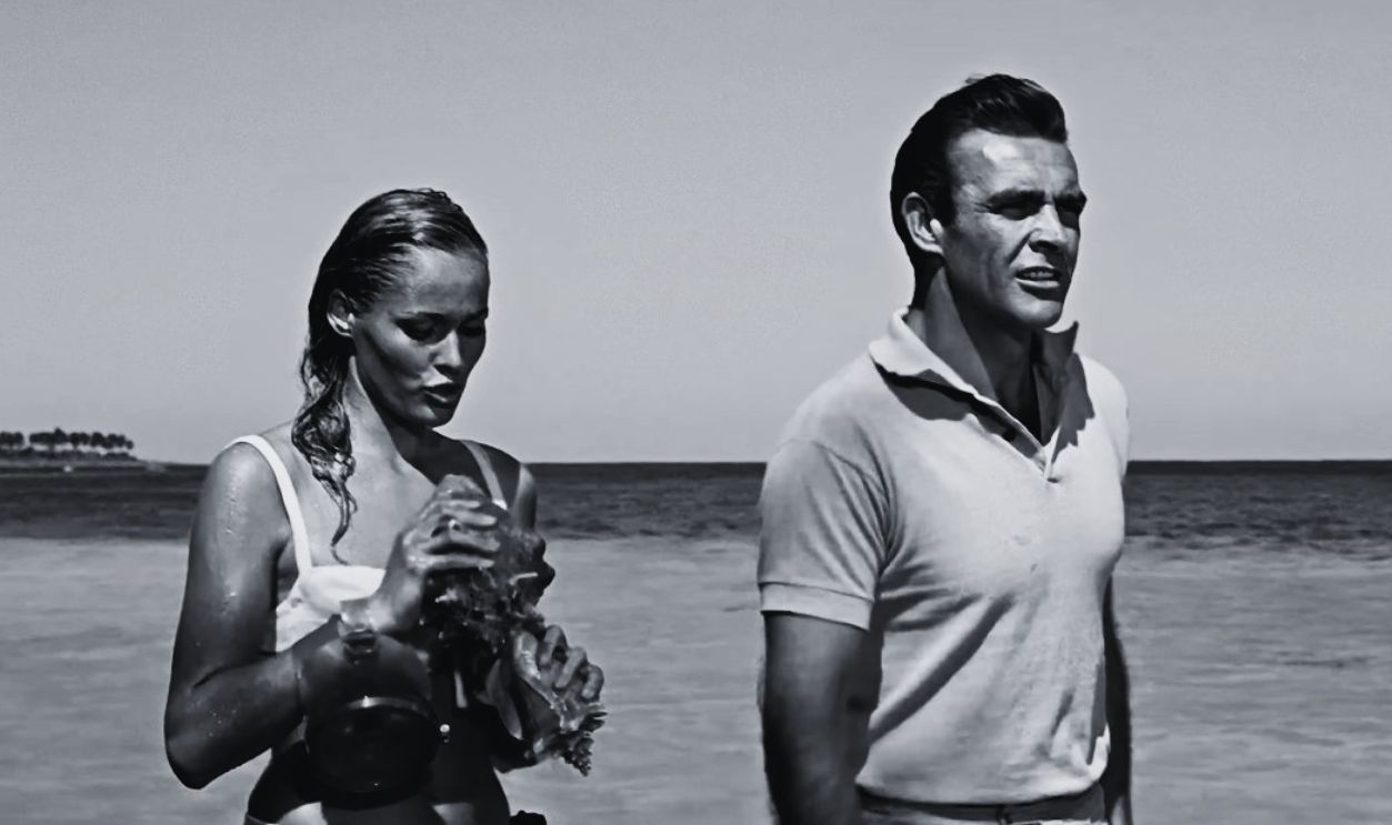 Screenshot from Dr. No (1962)