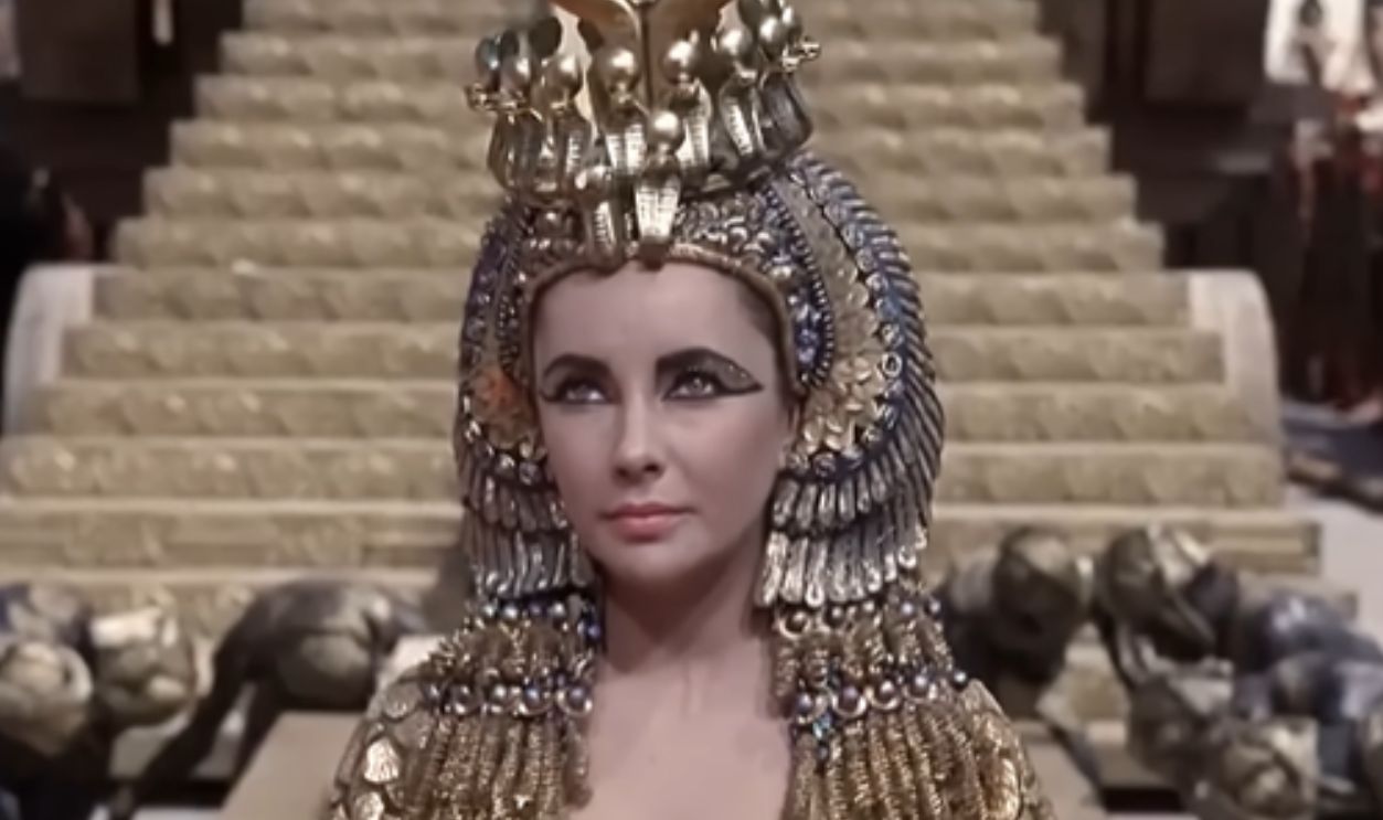 Screenshot from Cleopatra (1963)