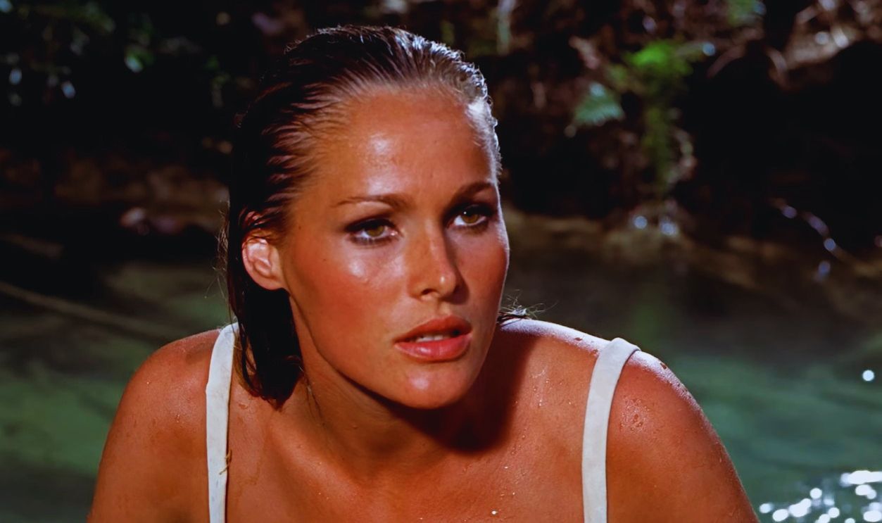 Screenshot from Dr. No (1962)