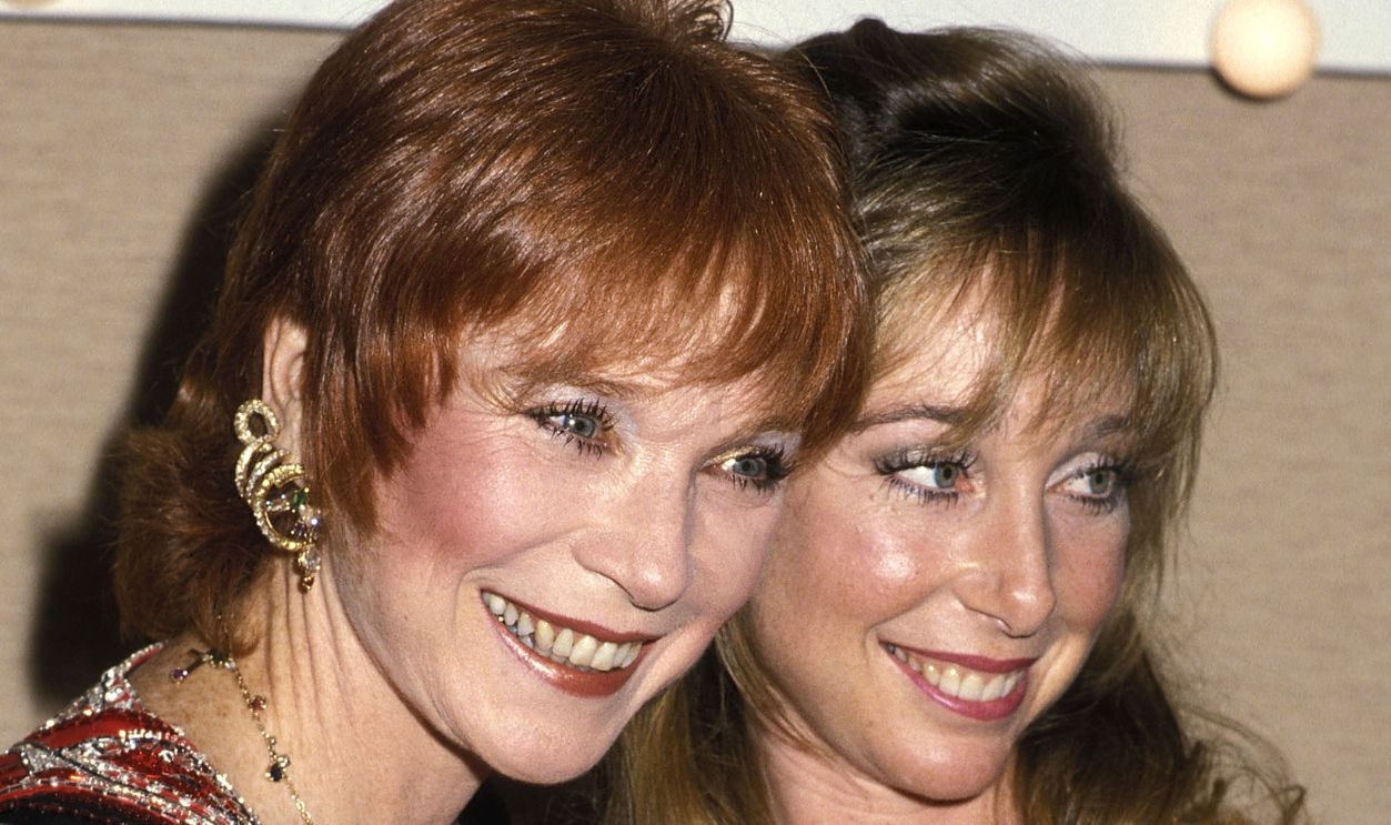 Actress Shirley MacLaine and daughter Sachi Parker attend the 31st Annual Thalians Ball on October 11, 1986 at Century Plaza Hotel in Los Angeles, California