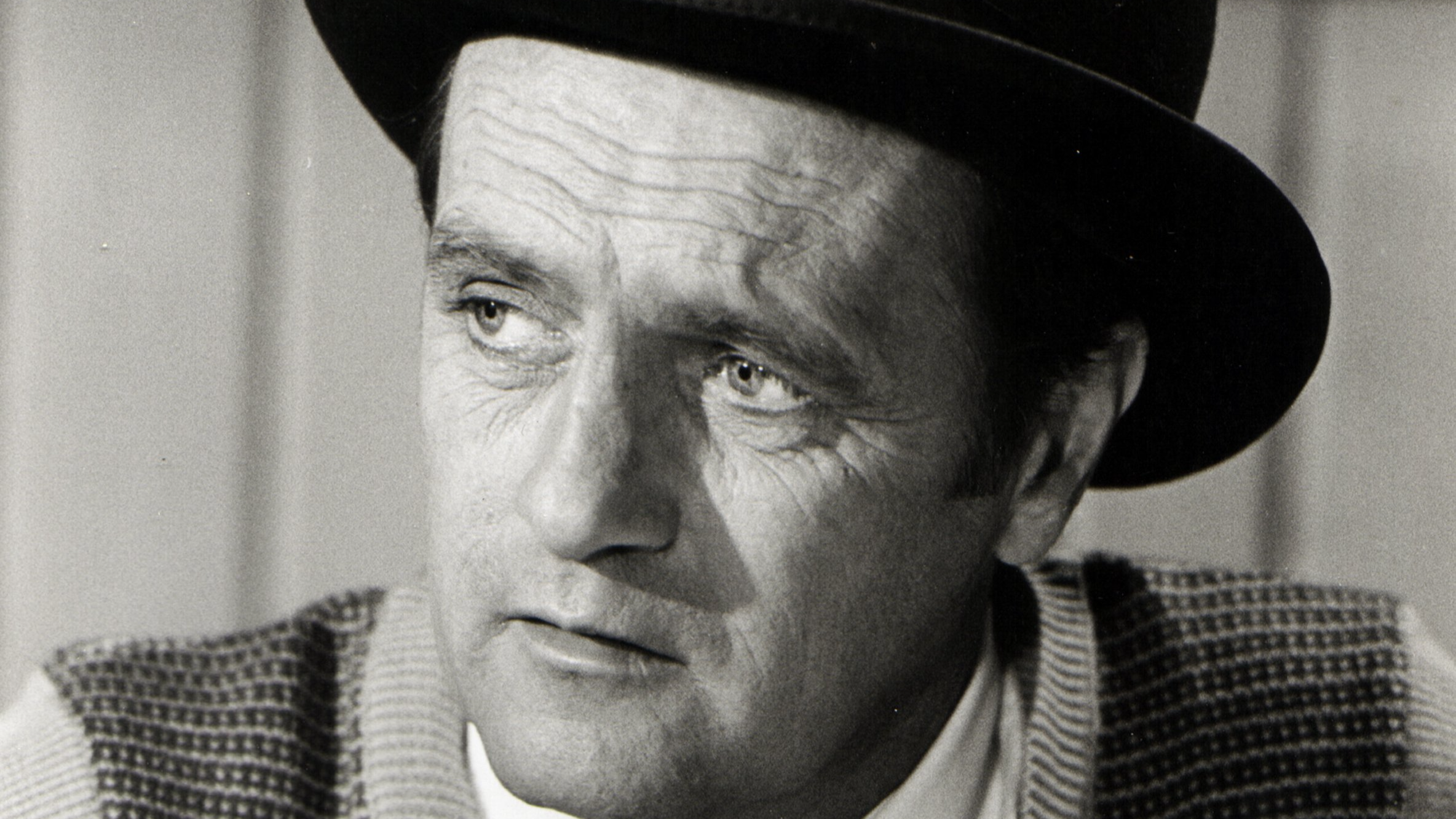 Photo of Bob NEWHART wearing a black hat