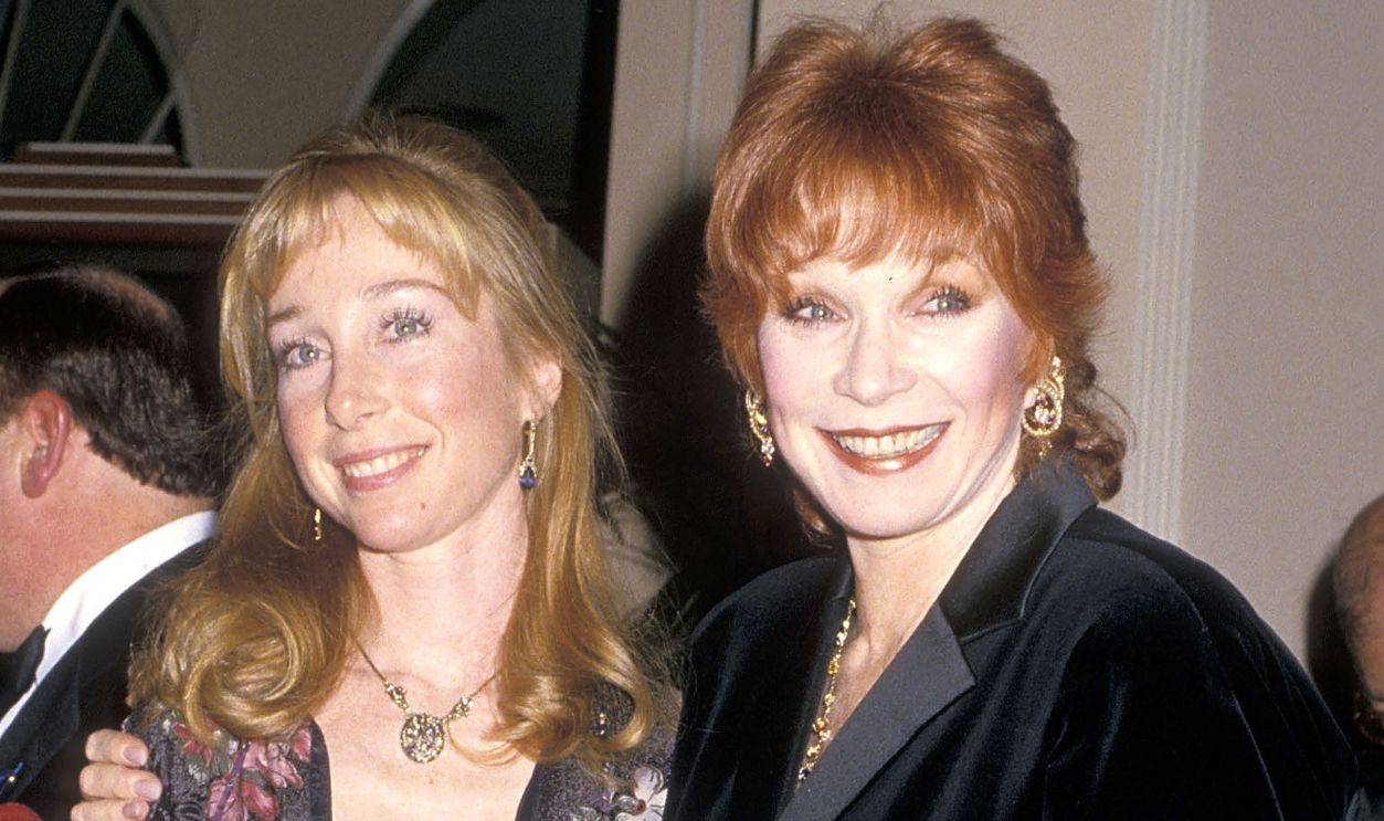 Actress Shirley MacLaine and daughter Sachi Parker attend the Fifth Annual American Cinema Awards on January 30, 1988 at Beverly Hilton Hotel in Beverly Hills, California.